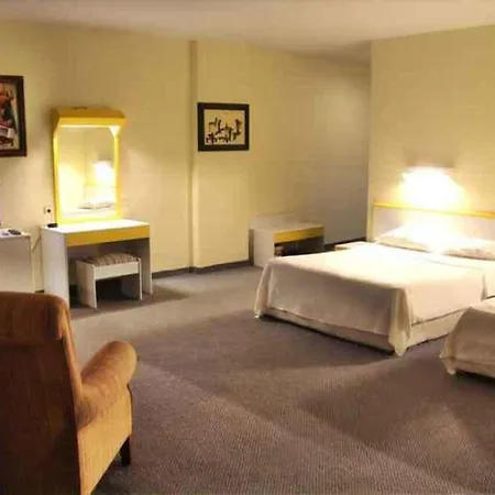 Vella Hotel 3*